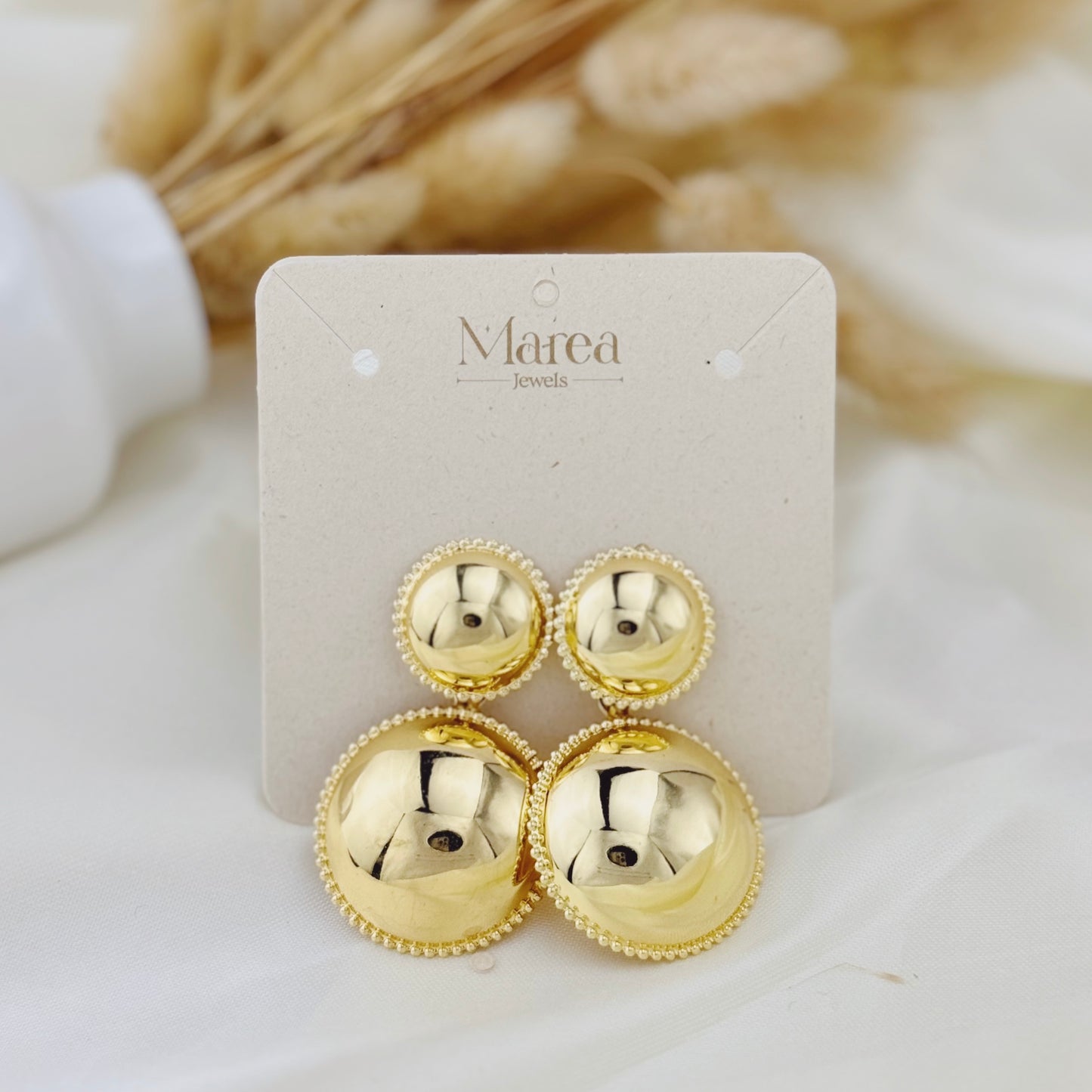 Aretes Elara